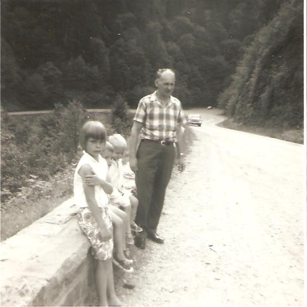 grandpathreesmokeymountains.jpg